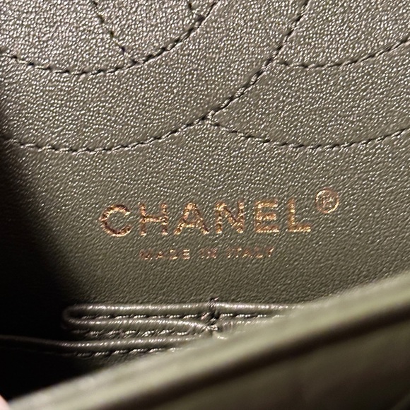 NEW Chanel 2.55 225 Reissue 16A Green Chevron Calfskin GHW Small Flap Classic - Picture 12 of 13